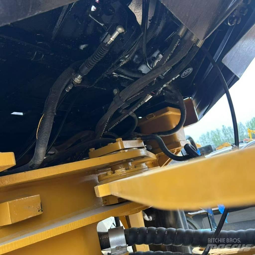 CAT 966 H Iekrāvēji uz riteņiem