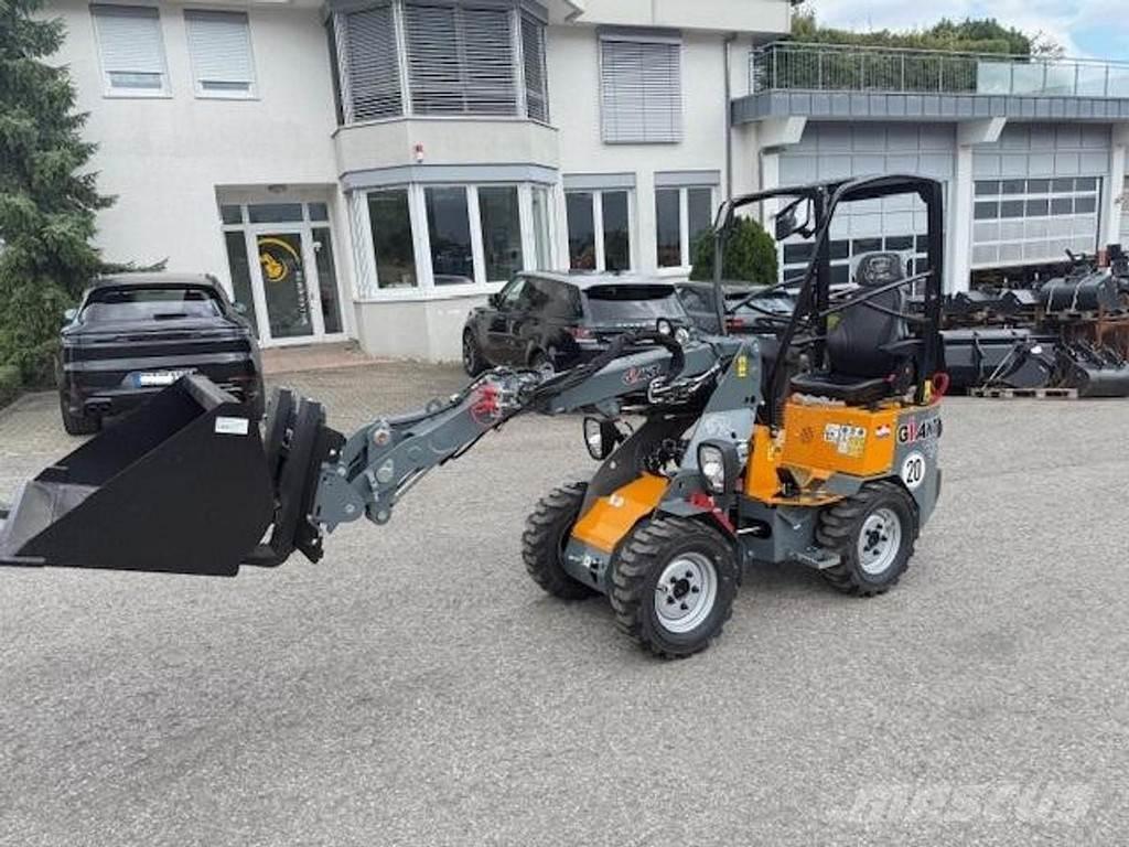 GiANT G1200 Tele Iekrāvēji uz riteņiem