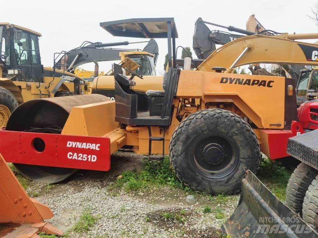 Dynapac CA 251 D Vienvalča grunts veltņi