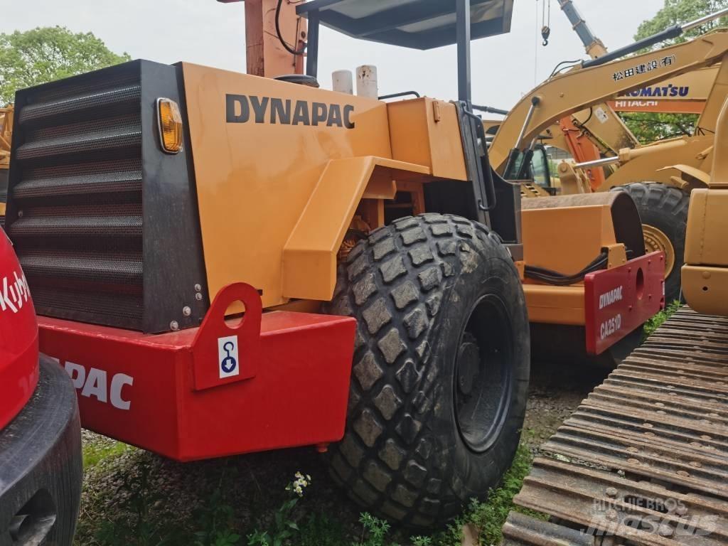 Dynapac CA 251 D Vienvalča grunts veltņi