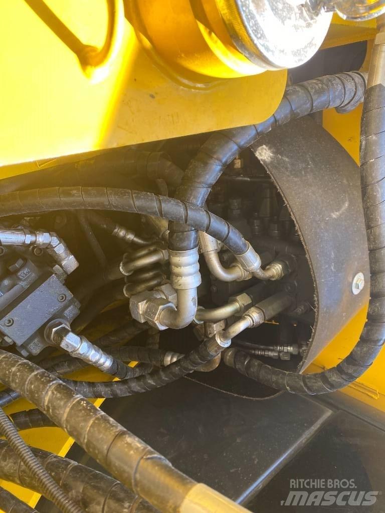 Komatsu 70-8 Kāpurķēžu ekskavatori