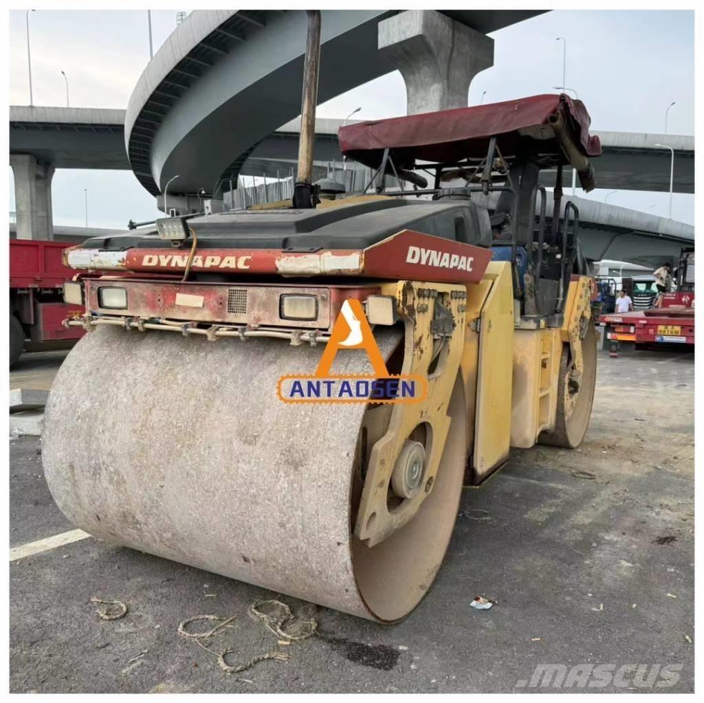 Dynapac CC422 Divvalču grunts veltņi