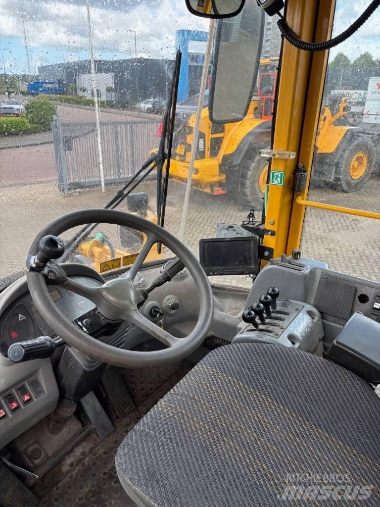 Volvo L 90 E Iekrāvēji uz riteņiem