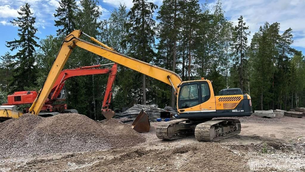 Hyundai R 180LC-9A Kāpurķēžu ekskavatori