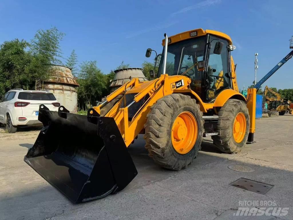 JCB 4 CX Ekskavatori-iekrāvēji