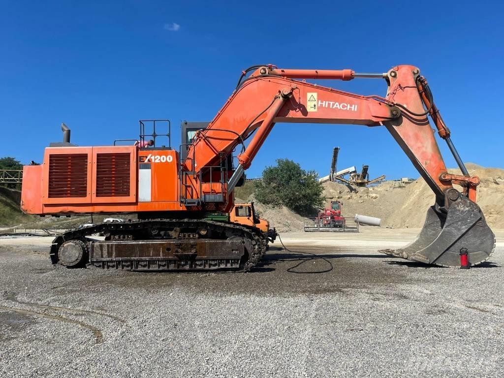 Hitachi EX 1200-6 Kāpurķēžu ekskavatori