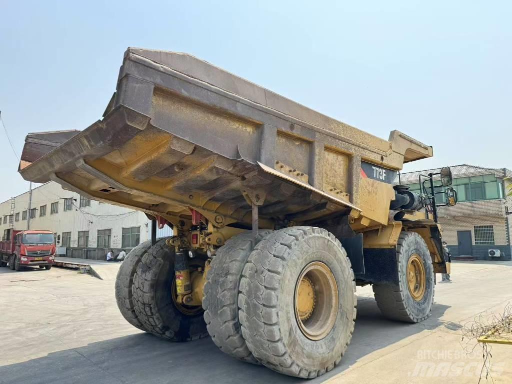 CAT 773 F Artikulētie pašizgāzēji