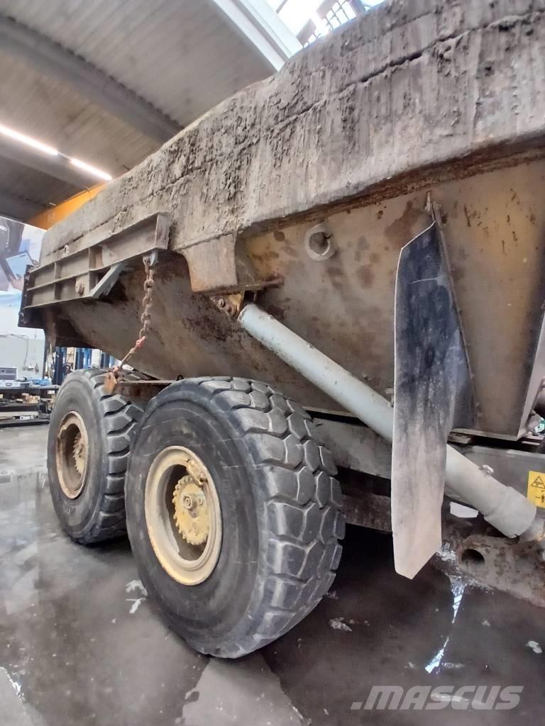 Komatsu HM 300-2 Artikulētie pašizgāzēji