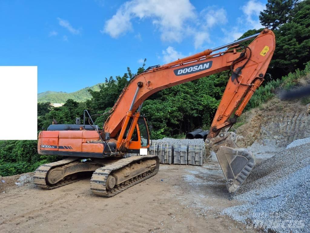 Doosan DX 300 LCA Kāpurķēžu ekskavatori