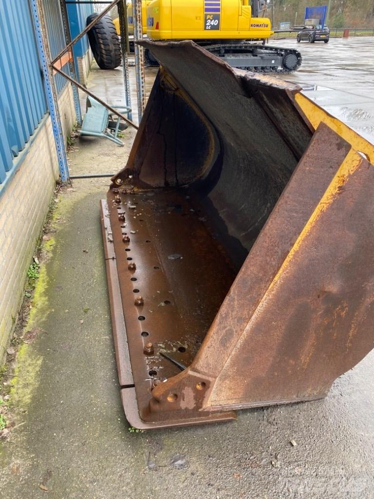 CAT 963 bucket  C/D/K Kāpurķēžu iekrāvēji