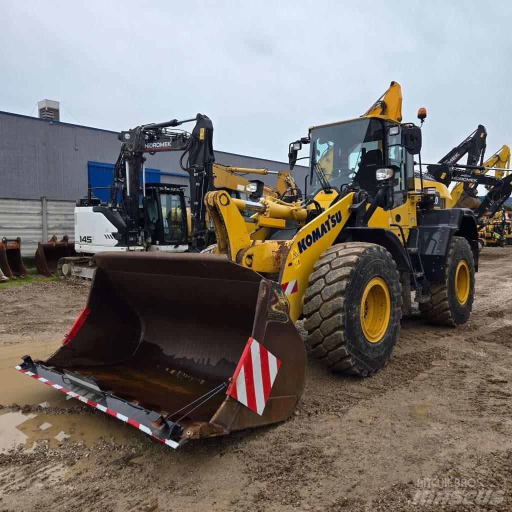 Komatsu WA 320-8 Iekrāvēji uz riteņiem