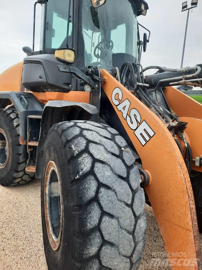 CASE 621G Iekrāvēji uz riteņiem