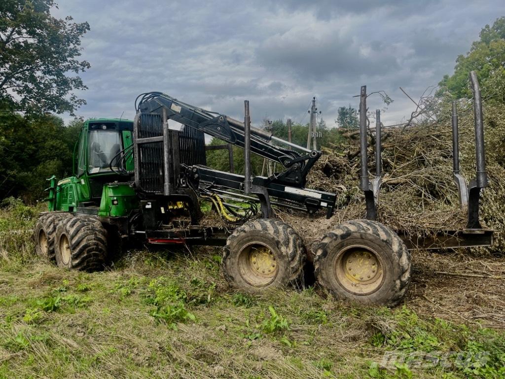 John Deere 1110 E Forvarderi