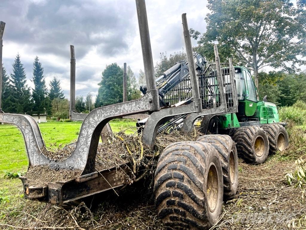 John Deere 1110 E Forvarderi