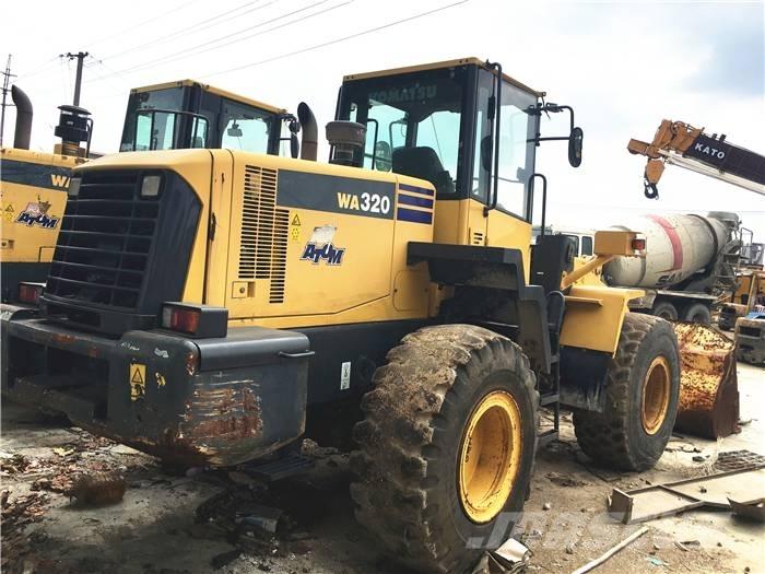 Komatsu WA 320-3 Iekrāvēji uz riteņiem