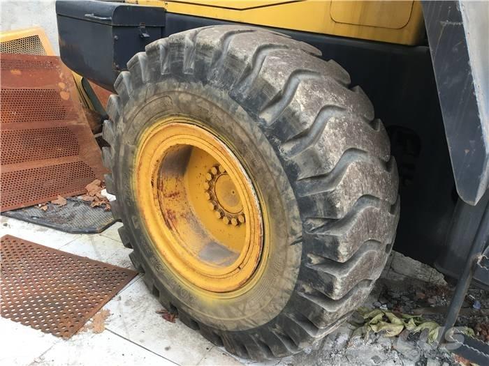 Komatsu WA 320-3 Iekrāvēji uz riteņiem