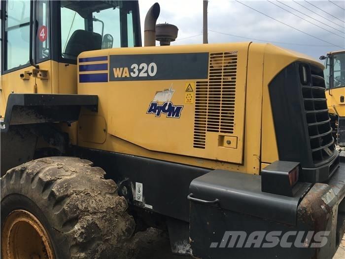 Komatsu WA 320-3 Iekrāvēji uz riteņiem