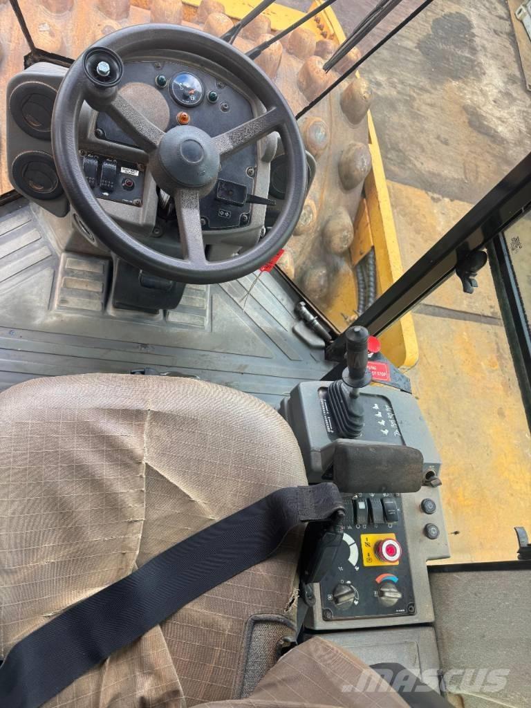 CAT CP 76 Vienvalča grunts veltņi