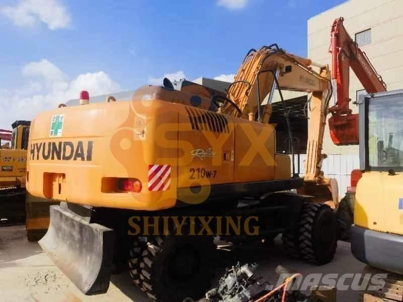Hyundai 150W -7 Ekskavatori uz riteņiem