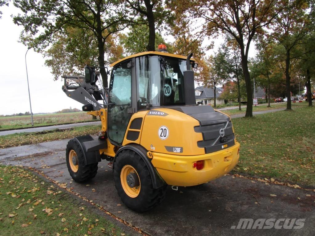 Volvo L 28 F Iekrāvēji uz riteņiem