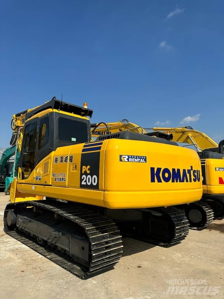 Komatsu PC200-7 Kāpurķēžu ekskavatori