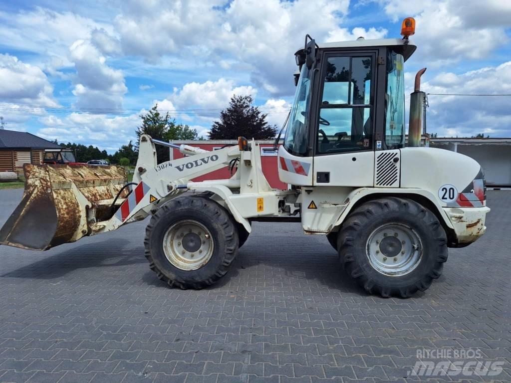 Volvo L 30 B Iekrāvēji uz riteņiem