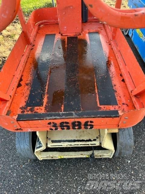 JLG 1230 ES Vertikālie pacēlāji