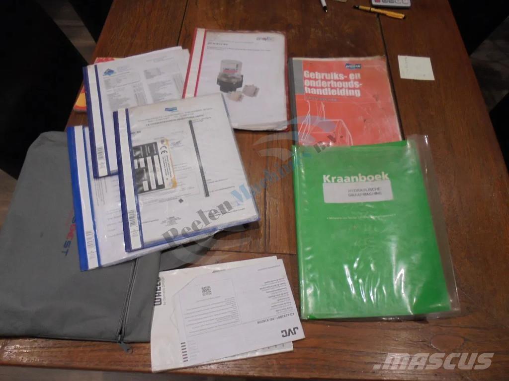 Doosan DX 255 LC Kāpurķēžu ekskavatori