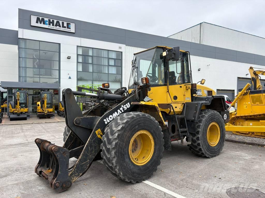 Komatsu WA200-6 Iekrāvēji uz riteņiem