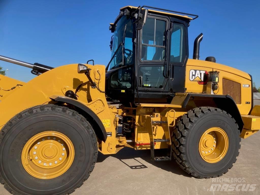 CAT 938M Iekrāvēji uz riteņiem