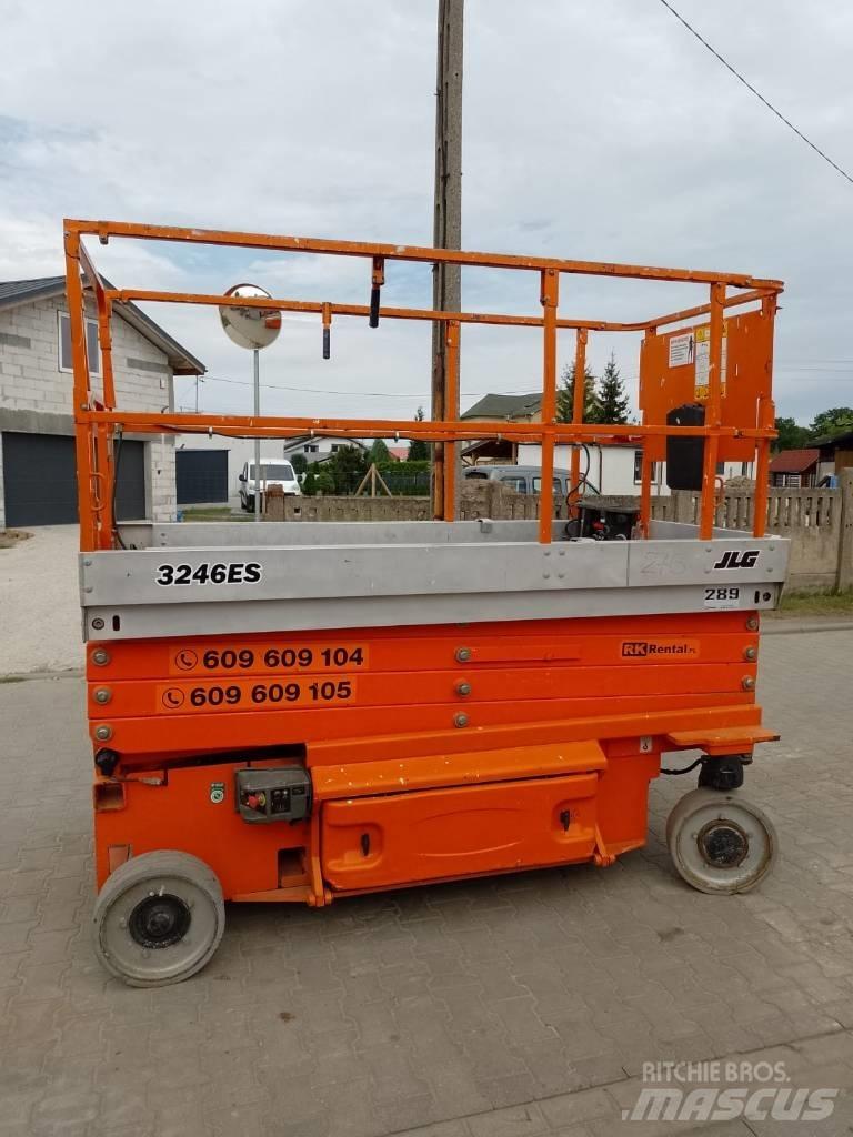 JLG 3246 ES Šķerveida pacēlāji