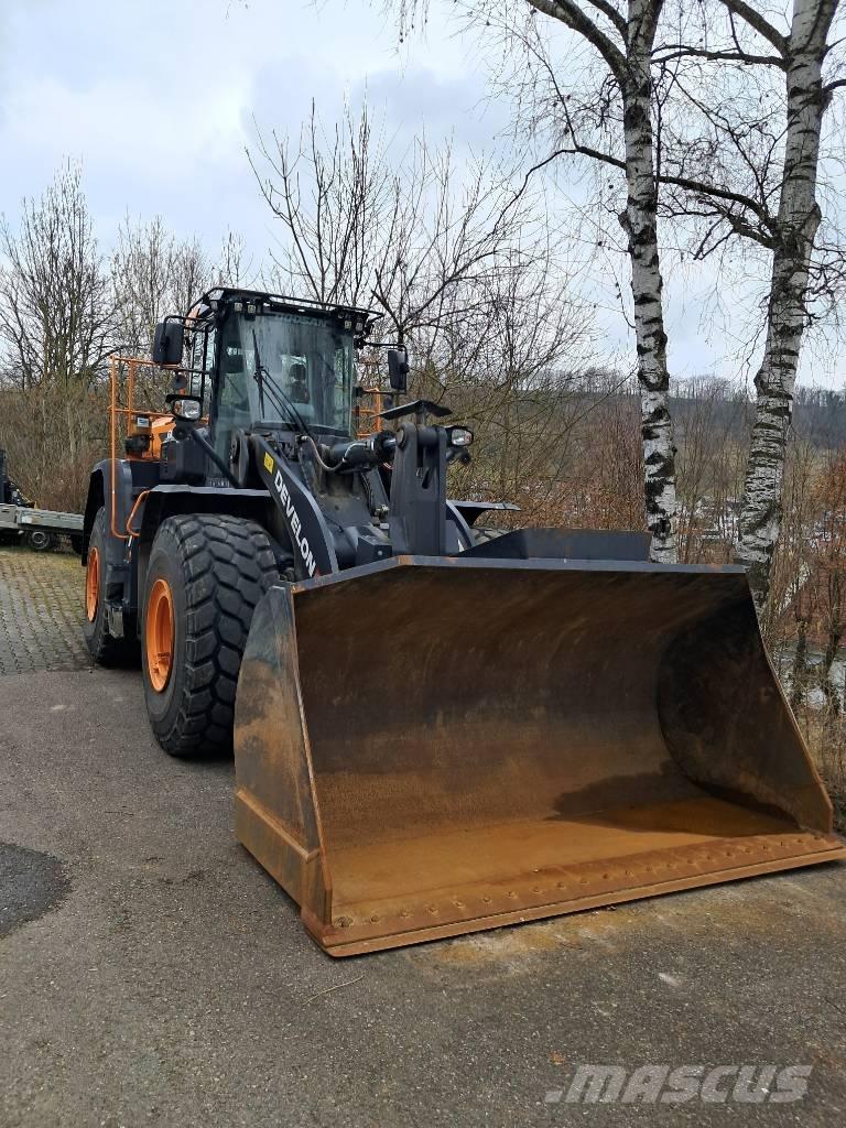 Develon DL 420 CVT-7 Iekrāvēji uz riteņiem