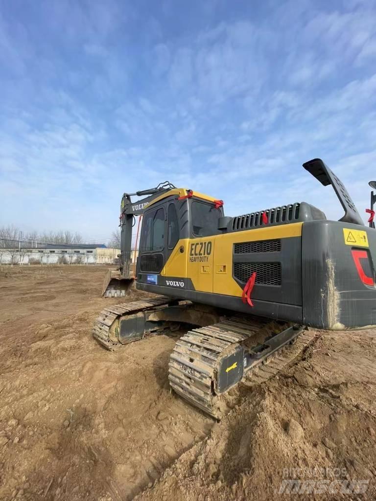 Volvo EC210D Kāpurķēžu ekskavatori