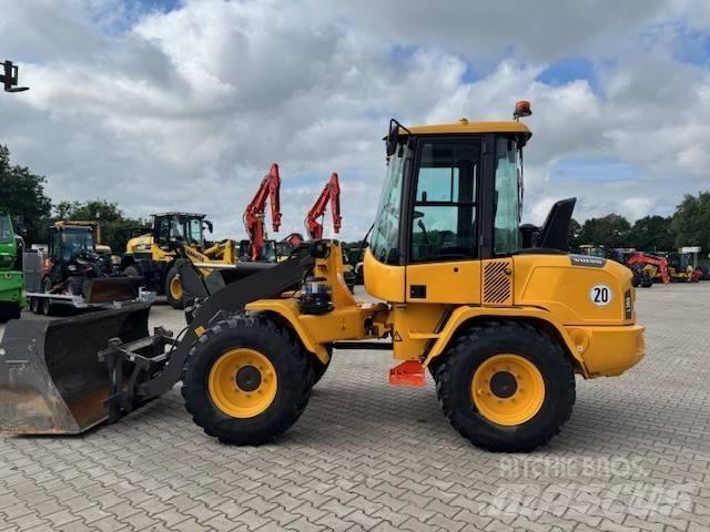 Volvo L 30 G Iekrāvēji uz riteņiem