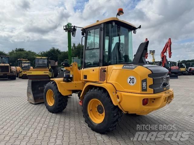 Volvo L 30 G Iekrāvēji uz riteņiem