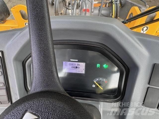 Volvo L 30 G Iekrāvēji uz riteņiem
