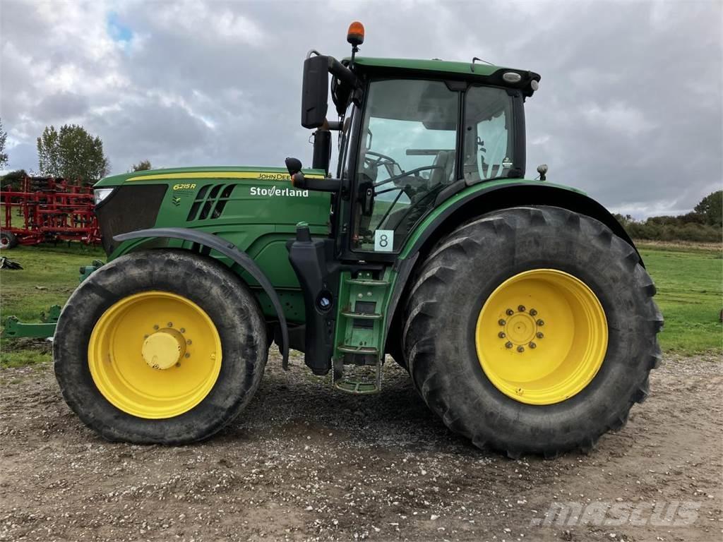 John Deere 6215R Traktori