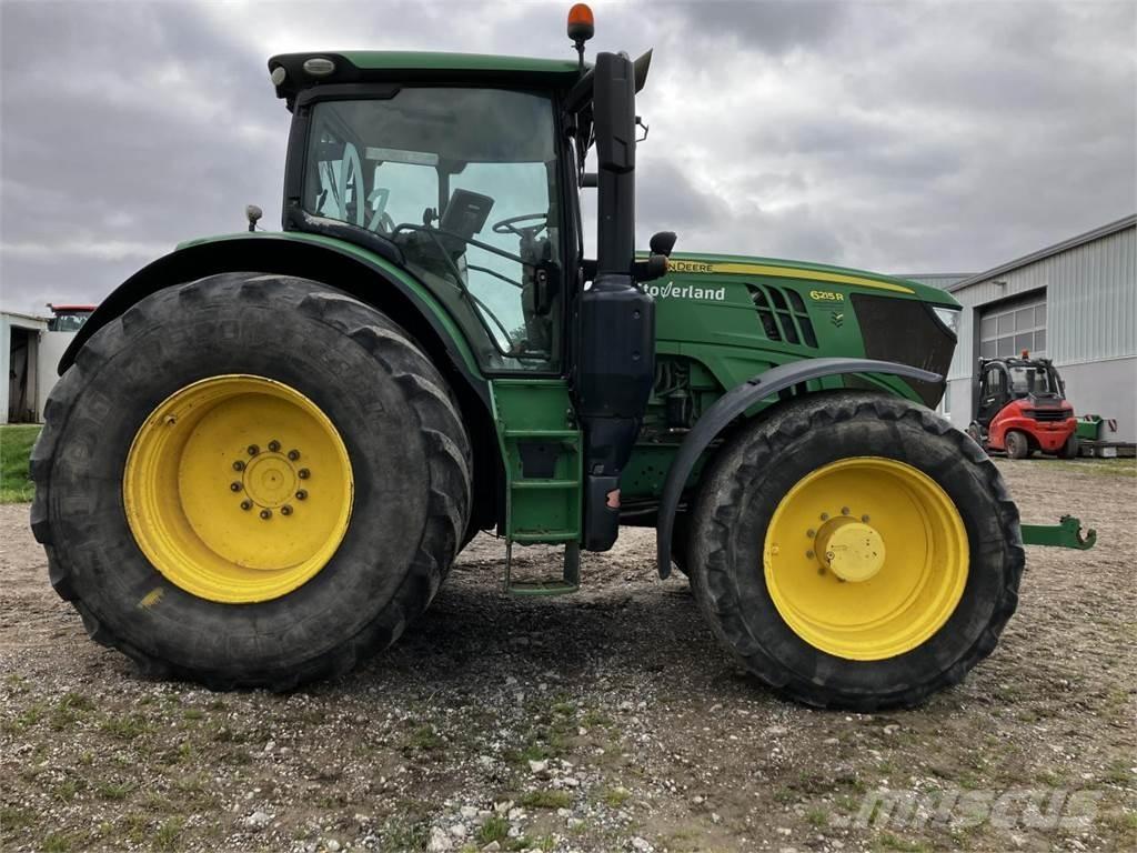 John Deere 6215R Traktori