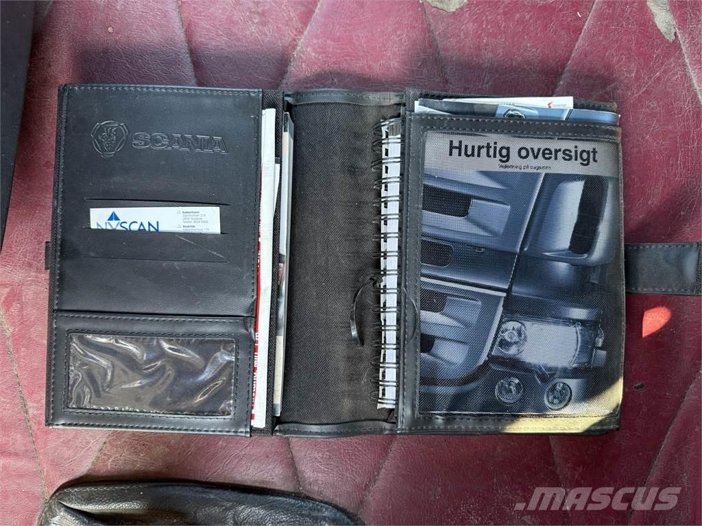 Scania R16 V8 8X4 Treileri ar āķi