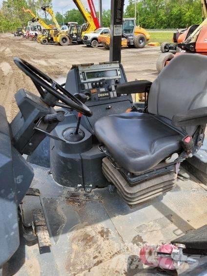 DEERE 310 L Ekskavatori-iekrāvēji