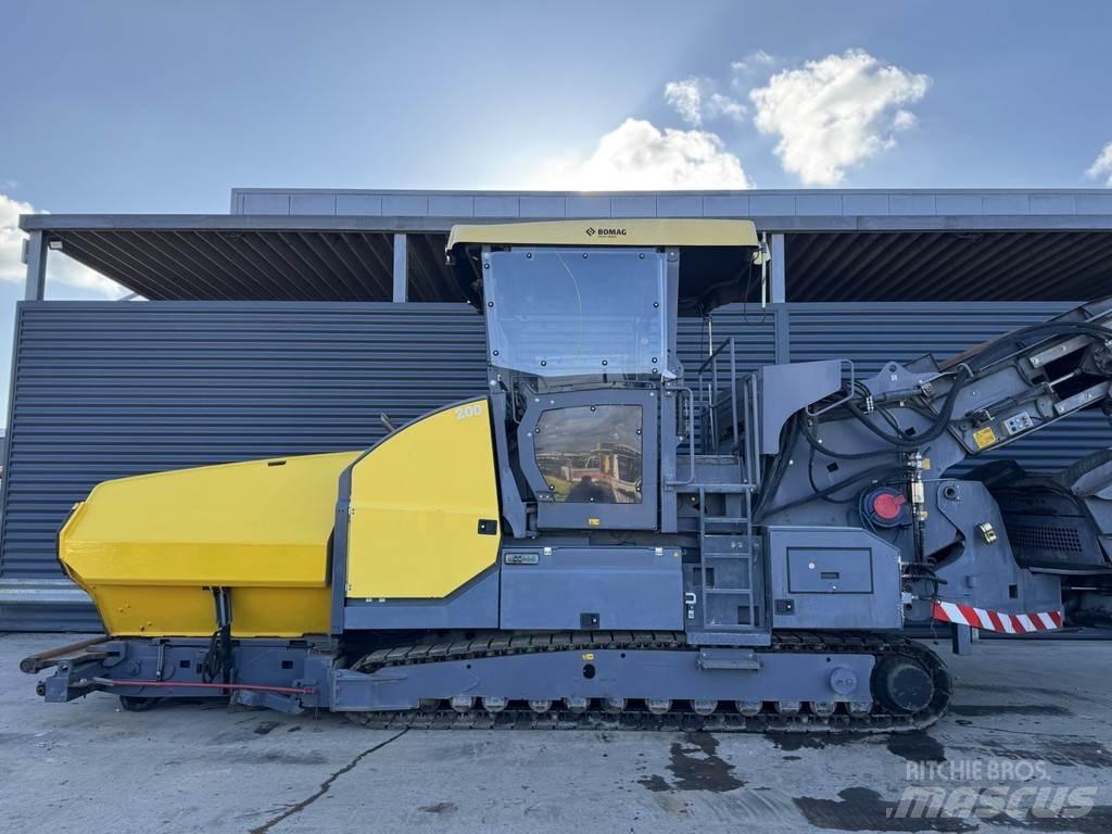 Bomag BMF 2500 S Asfalta klājēji