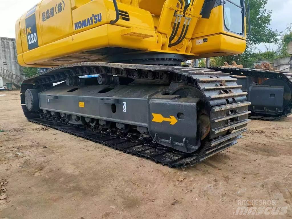 Komatsu PC 220 Kāpurķēžu ekskavatori