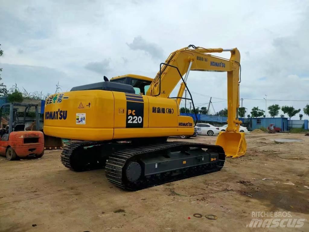 Komatsu PC 220 Kāpurķēžu ekskavatori