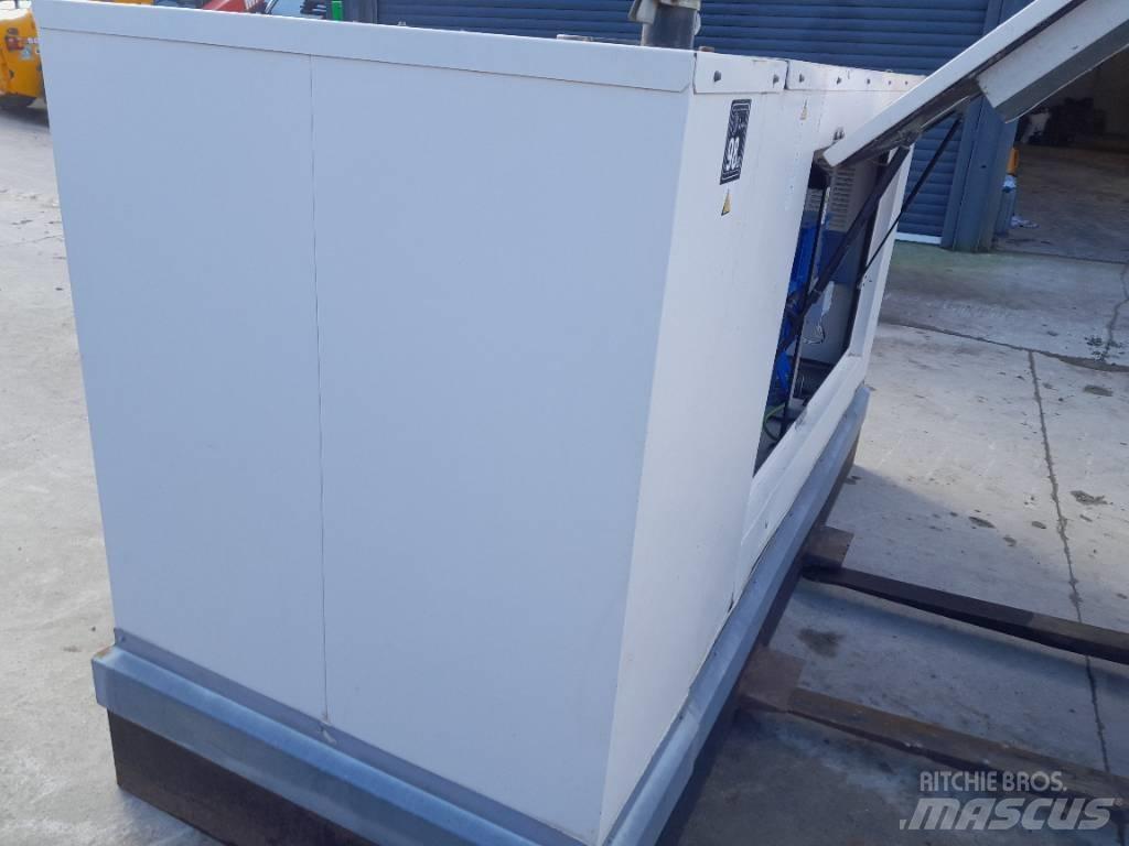  F.G Wilson 90kva Dīzeļģeneratori