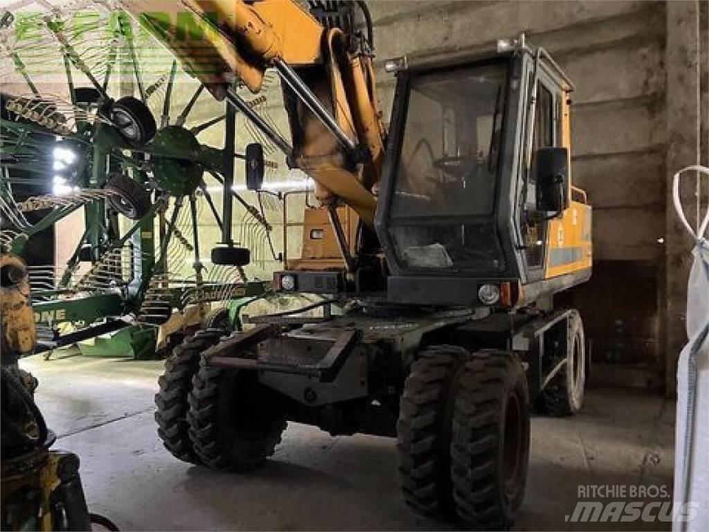 JCB js 130 w Ekskavatori uz riteņiem