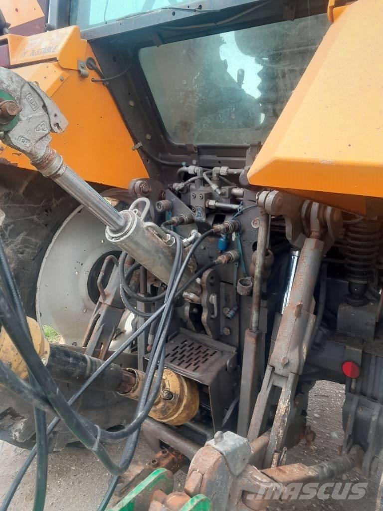 Renault 155-54 TX Traktori