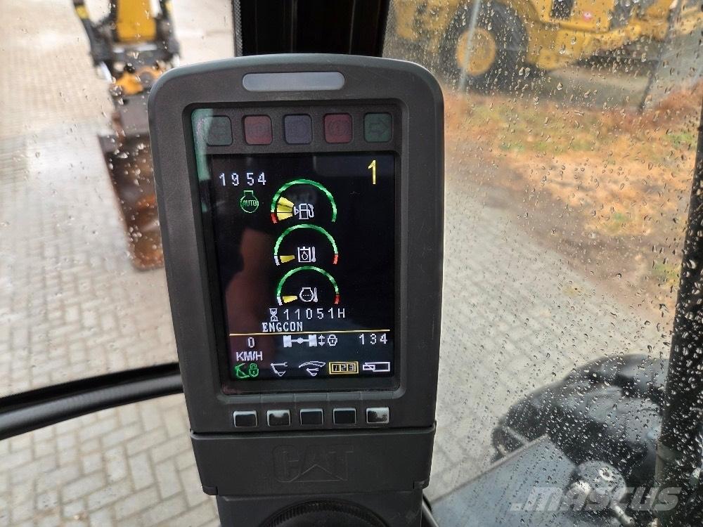 CAT M313D Ekskavatori uz riteņiem