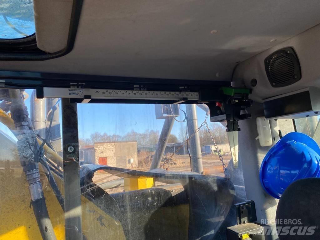 Komatsu PC 210 LC-10 Kāpurķēžu ekskavatori