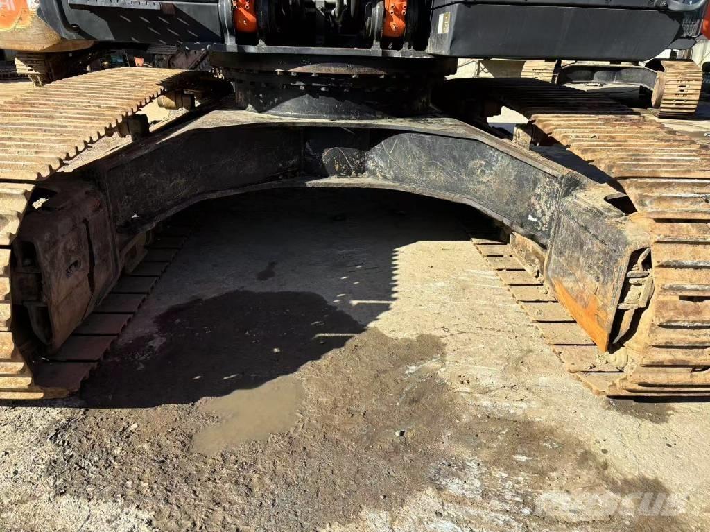 Hitachi ZX 350 Kāpurķēžu ekskavatori