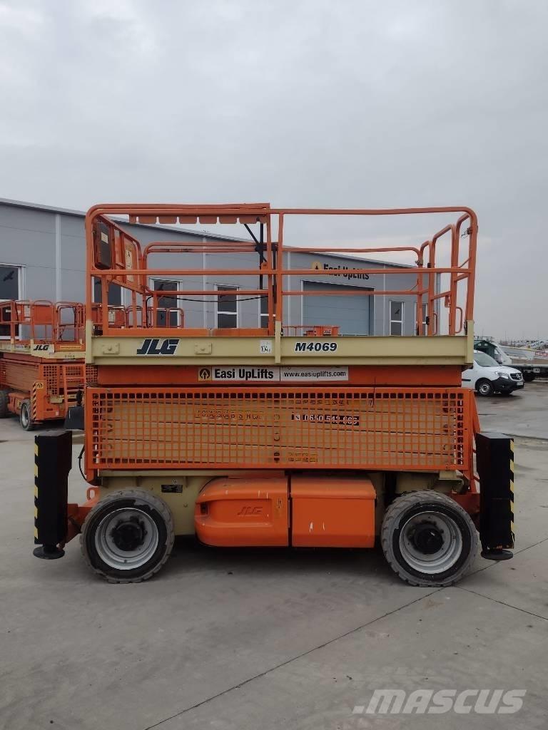 JLG M 4069 Šķerveida pacēlāji